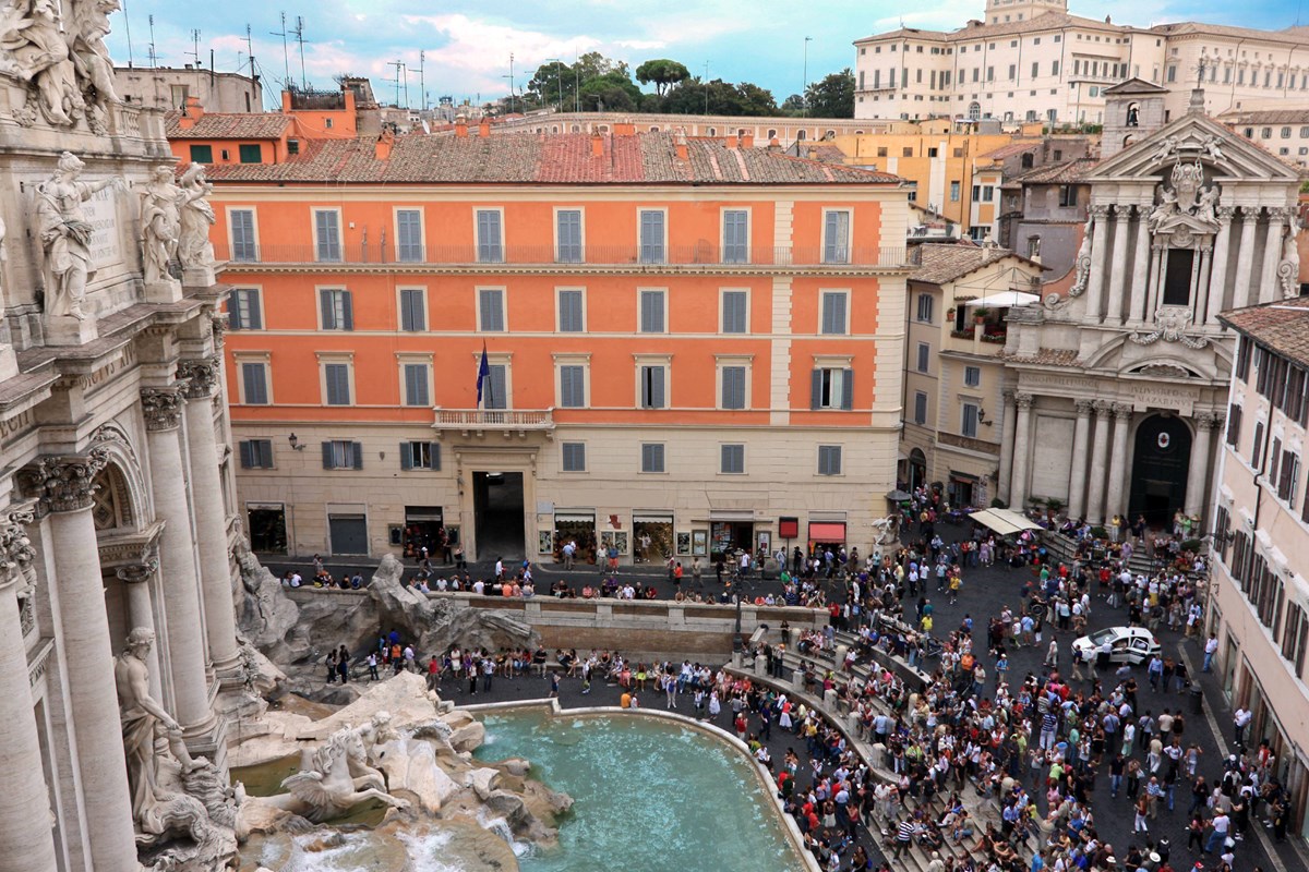 Trevi Distric - Trevi Square